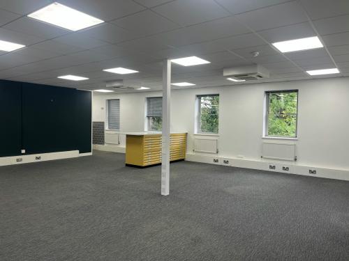 12 Gleneagles Court, Brighton Road, Crawley, RH10