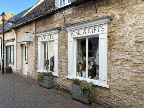 Unit 3 Merchants House, 34 High Street, Royal Wootton Bassett, Swindon, SN4
