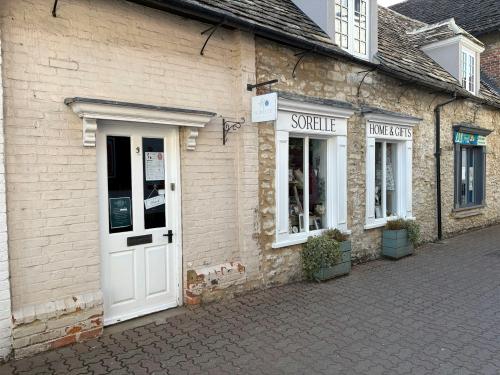 Unit 3 Merchants House, 34 High Street, Royal Wootton Bassett, Swindon, SN4