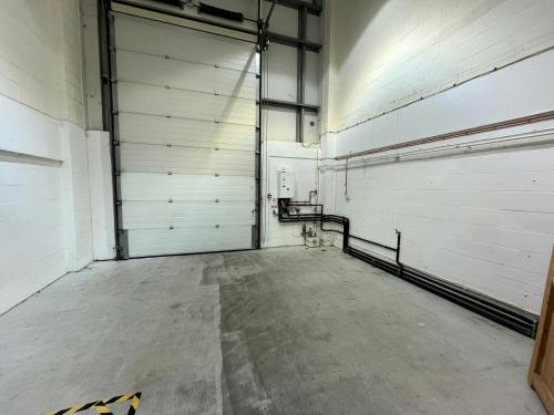 Unit 17, Denvale Trade Park, Crawley, RH10
