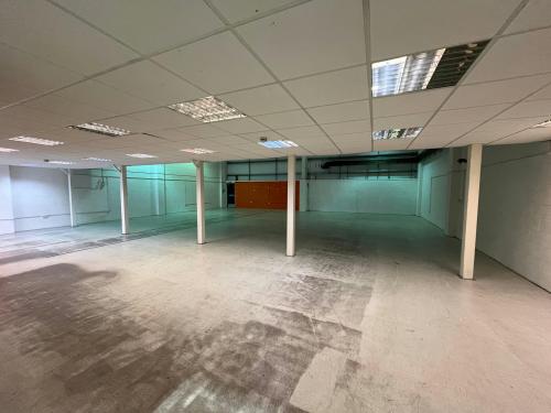 Unit 17, Denvale Trade Park, Crawley, RH10