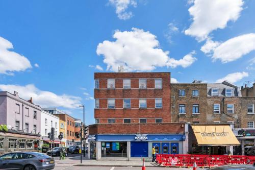 96 Camden High Street, Camden, London, NW1