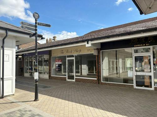 Units 3,4,32, Crown Walk by M, Sheep Street, Bicester, OX26