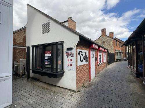 Units 3,4,32, Crown Walk by M, Sheep Street, Bicester, OX26