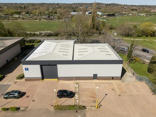 Unit 5 Farnham Trading Estate, Monkton Park, Farnham, GU9