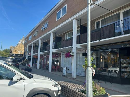 61 Chobham Road, Sunningdale, SL5