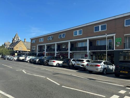 61 Chobham Road, Sunningdale, SL5
