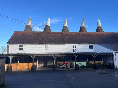 The Hop Farm, Maidstone Road, Paddock Wood, Tonbridge, TN12