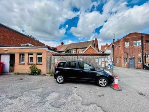 4 The Square, Pangbourne, Reading, RG8
