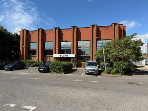 Unit E, Kennetside Industrial Estate, Bone Lane, Newbury, RG14