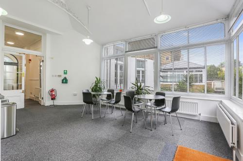 373-375 Clapham Road, Clapham, London, SW9