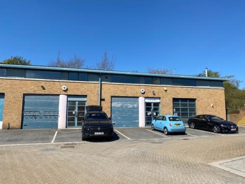 Unit 9-11, Apex Business Centre, Boscombe Road, Dunstable, LU5