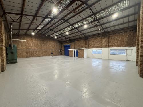 Unit F, Kingsway Industrial Estate, Kingsway, Luton, LU1