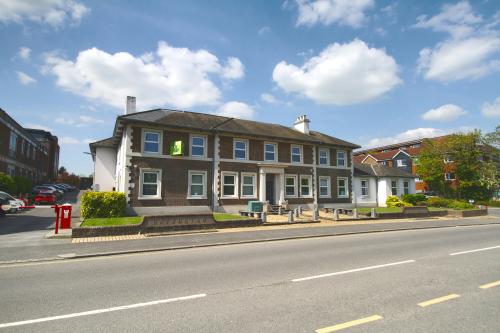 Hayworthe House, Market Place, Boltro Road, Haywards Heath, RH16