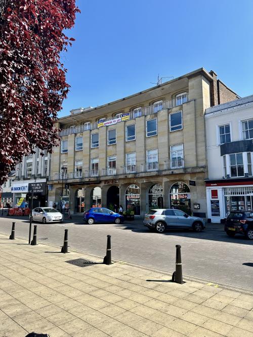 3 - 5 Wood Hill, Northampton, NN1