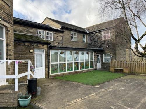 Snape House, 3 Snape Drive, Bradford, BD7