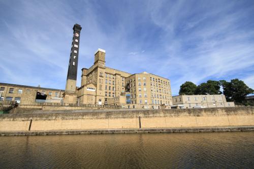 Bowling Green Mills, Three Rise Locks Lime Street, Bingley, BD97