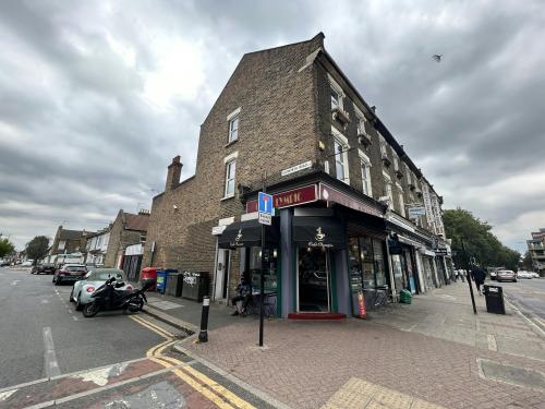 61A West Ham Lane, Stratford City, London, E15