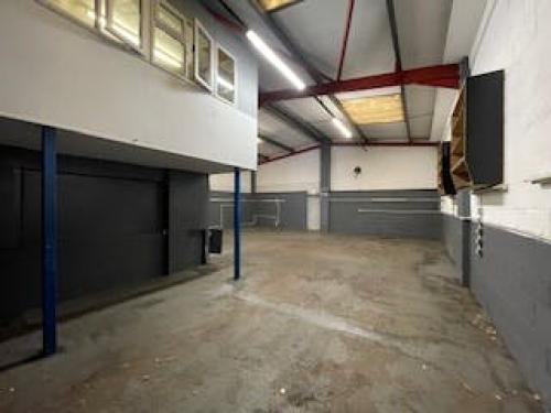 Unit 4, Longshot Industrial Estate, Bracknell, RG12