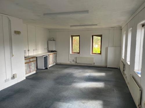 Unit 8, Forest Park Business Units, Bracknell, RG12