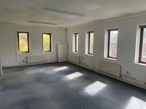 Unit 8, Forest Park Business Units, Bracknell, RG12