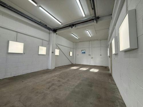 Unit 8, Park Gate Business Centre, Chandlers Way, Southampton, SO31