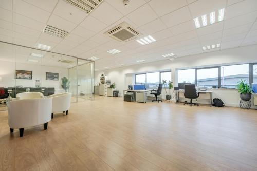 Unit 405, Centennial Park, Borehamwood, WD6