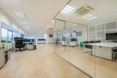 Unit 405, Centennial Park, Borehamwood, WD6
