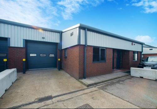 Unit 6 Chesterfield Way, Hayes, UB3