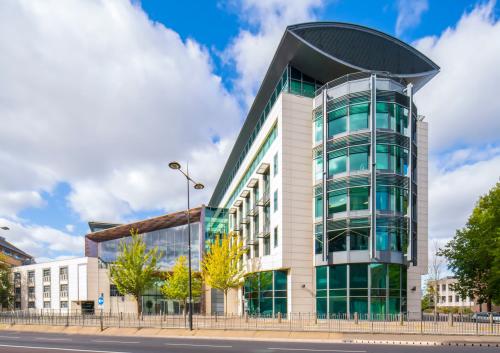 Onslow House, Onslow Street, Guildford, GU14