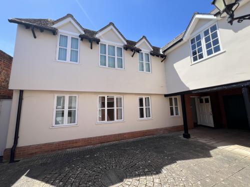 4 Bakehouse Court, 19 High Street, Saffron Walden, CB10