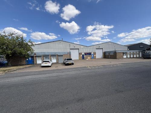 6-7 Chartwell Drive, Wigston, Leicester, LE18