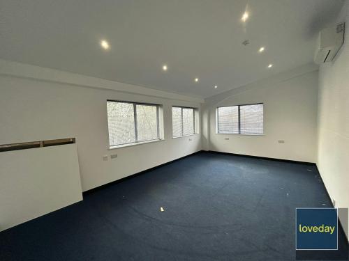 Unit 4 Star West, Westmead Industrial Estate, Swindon, SN5