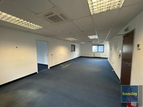 Unit 4 Star West, Westmead Industrial Estate, Swindon, SN5