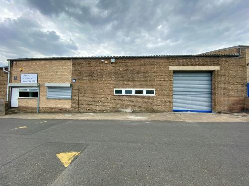 Unit M, Kingsway Industrial Estate, Luton, LU1