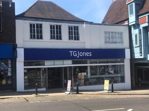 125 High Street, Dorking, RH4
