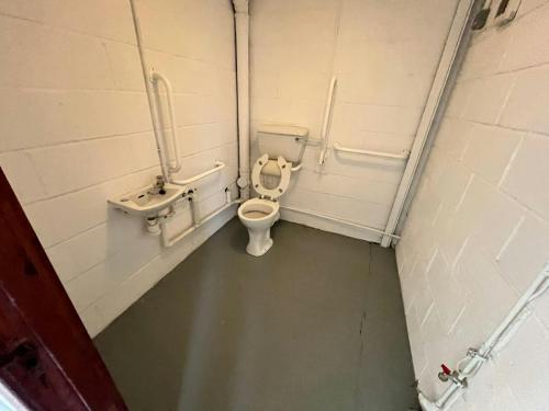 Block 5 Unit 5, Mitchelston Industrial Estate, Muirhead, Kirkcaldy, Mitchelston Industrial Estate, KY1
