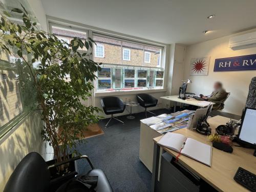 15 New Street, Petworth, GU28