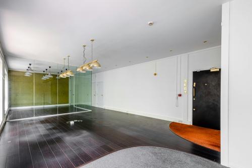 Universal House, 88-94 Wentworth Street, Spitalfields, London, E1