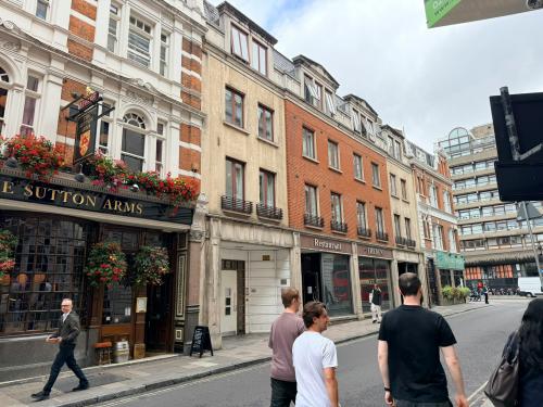 2/5 Carthusian Street, Barbican, London, EC1M
