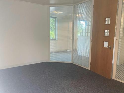 London Court, London Road, Bracknell, RG12