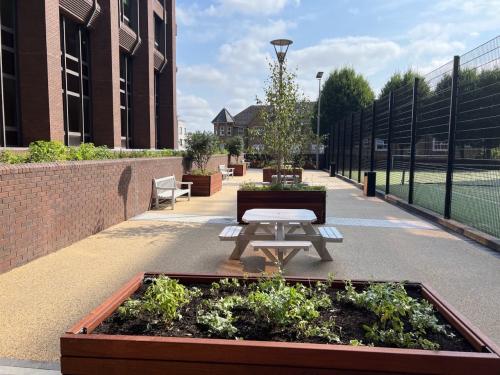 Block E, Dukes Court, Duke Street, Woking, GU21