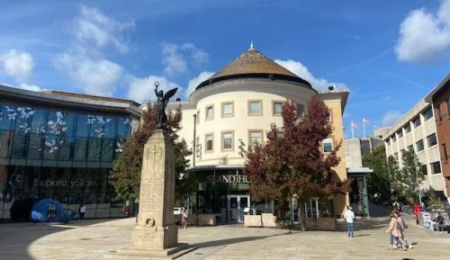 Gloucester Chambers, Jubilee Square, Woking, GU21