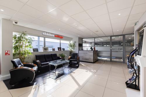 Unit 14, Valley Point Industrial Estate, Beddington Farm Road, Croydon, CR0