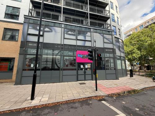 137 Creek Road, Deptford, London, SE8