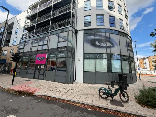 137 Creek Road, Deptford, London, SE8