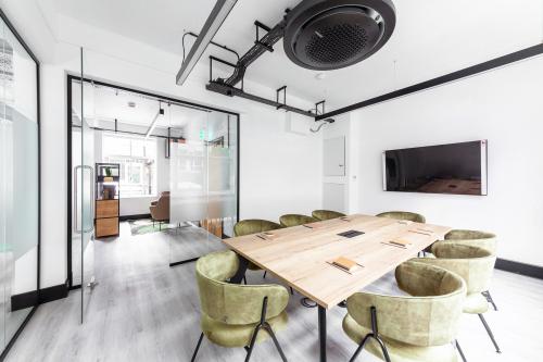 27-28 Eastcastle Street, Fitzrovia, London, W1W