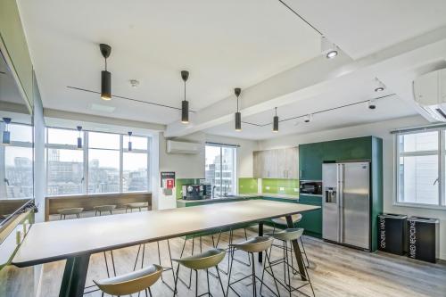 Longbow House, 14-20 Chiswell Street, Barbican, London, EC1Y