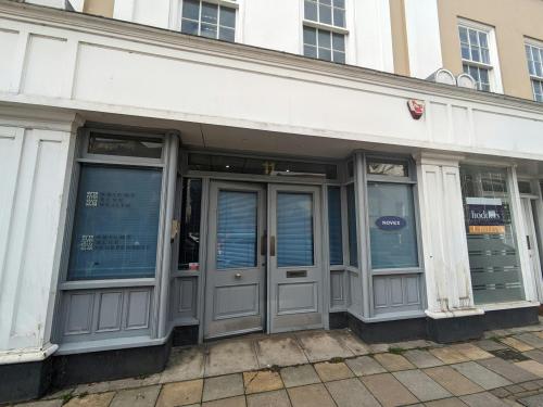 11 Windsor Street, Chertsey, KT16