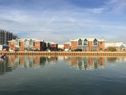 Units 4 & 5, Riverside Business Centre, Brighton Road, Shoreham-by-Sea, BN43